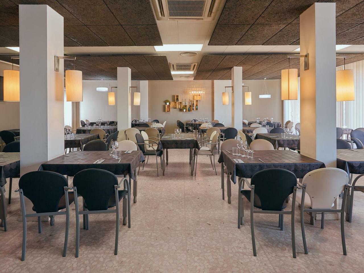Hostal Nobadis Cervera Kültér fotó