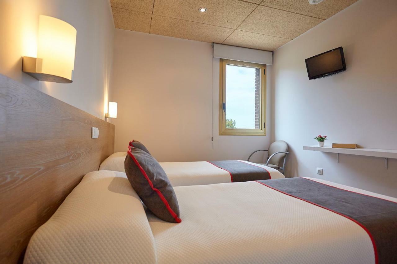 Hostal Nobadis Cervera Kültér fotó